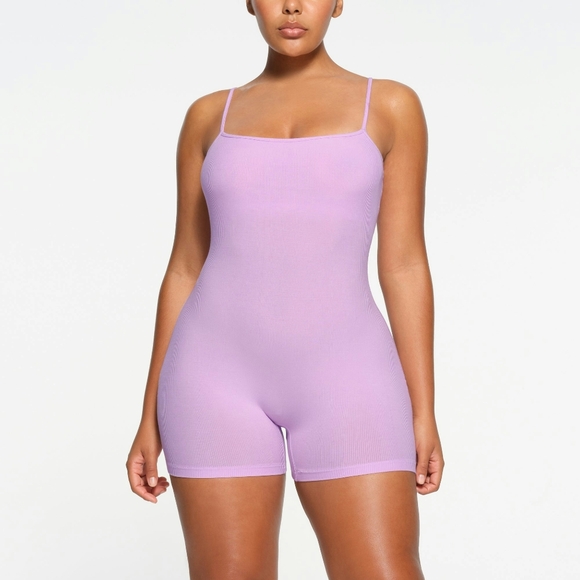 2. NWT SKIMS SOFT LOUNGE ONESIE IN SUGARPLUM - Picture 3 of 8